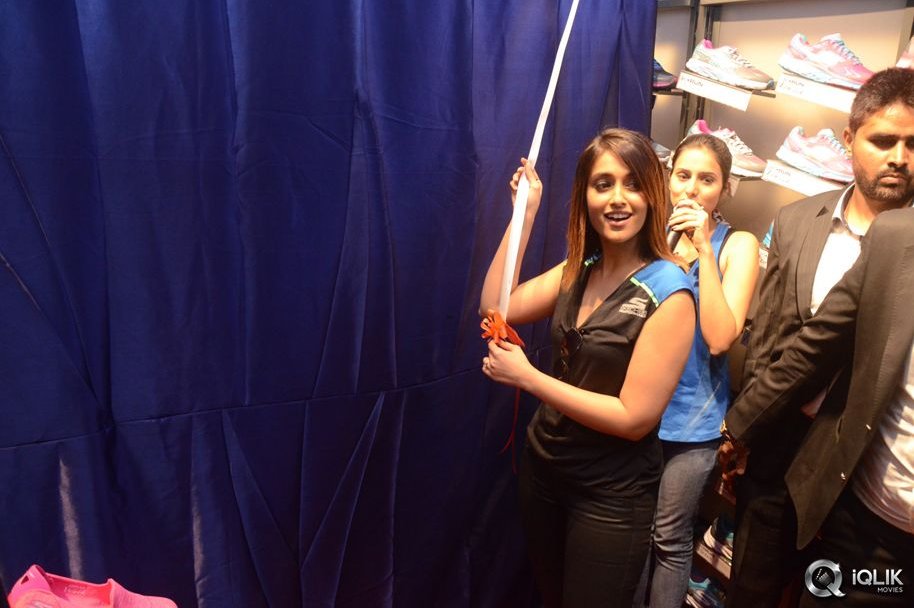 Ileana-At-Skechers-Showroom-Launch-In-Banjara-Hills